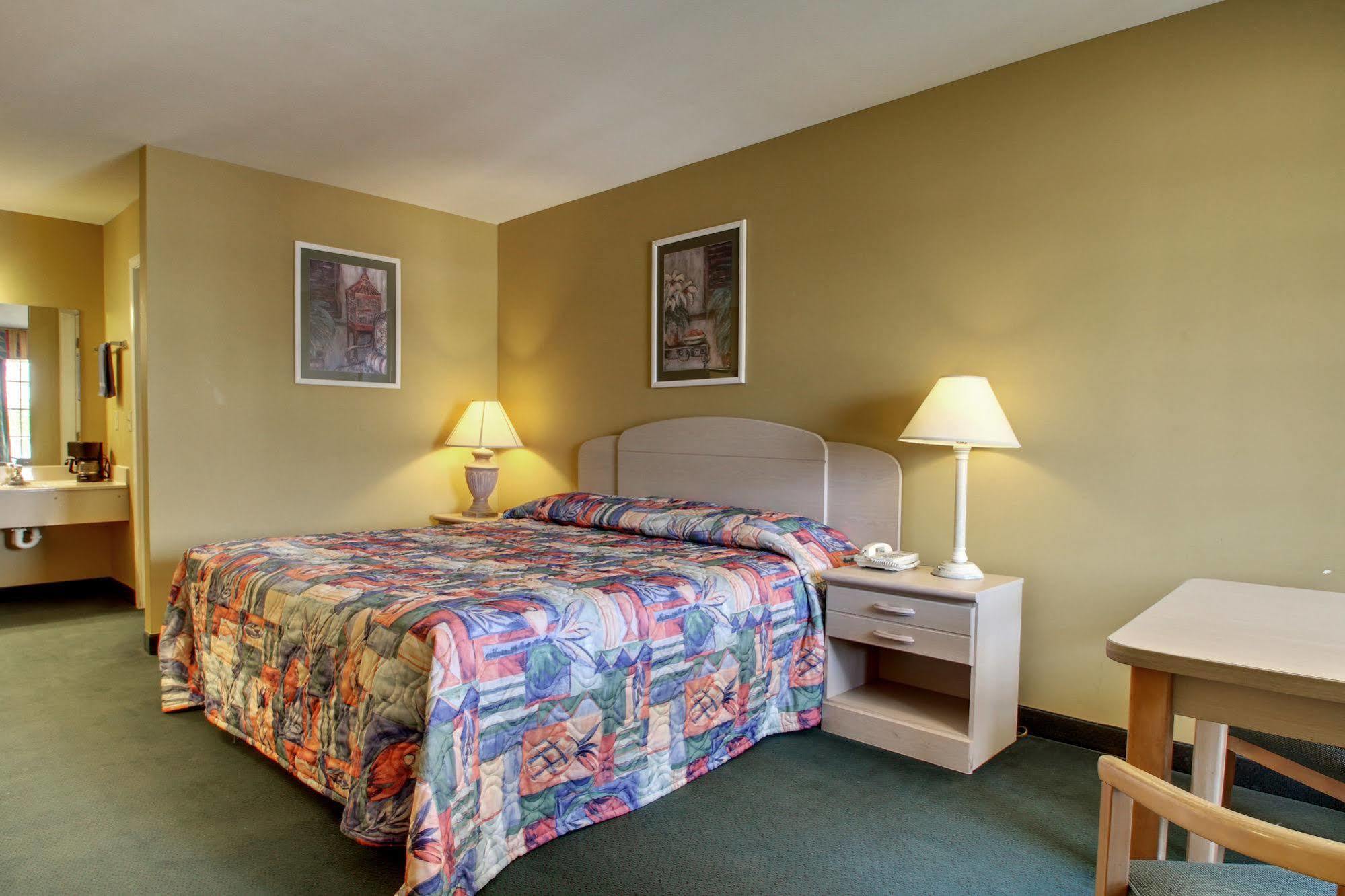Key West Inn - Childersburg 外观 照片
